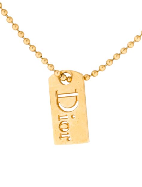 engraved tag pendant necklace dior|Dior Plate Pendant Necklace.